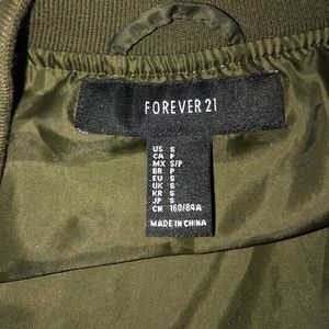 OLIVE GREEN BOMBER JACKET